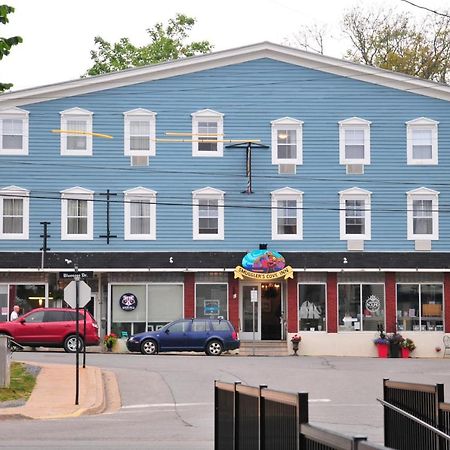 Smugglers Cove Inn Lunenburg Exterior foto